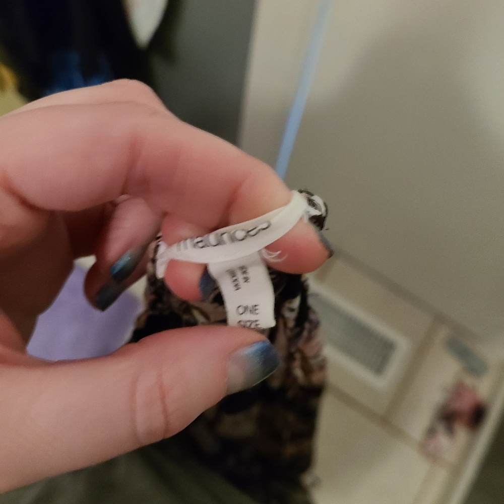 Shaw - Picture 2 of 2